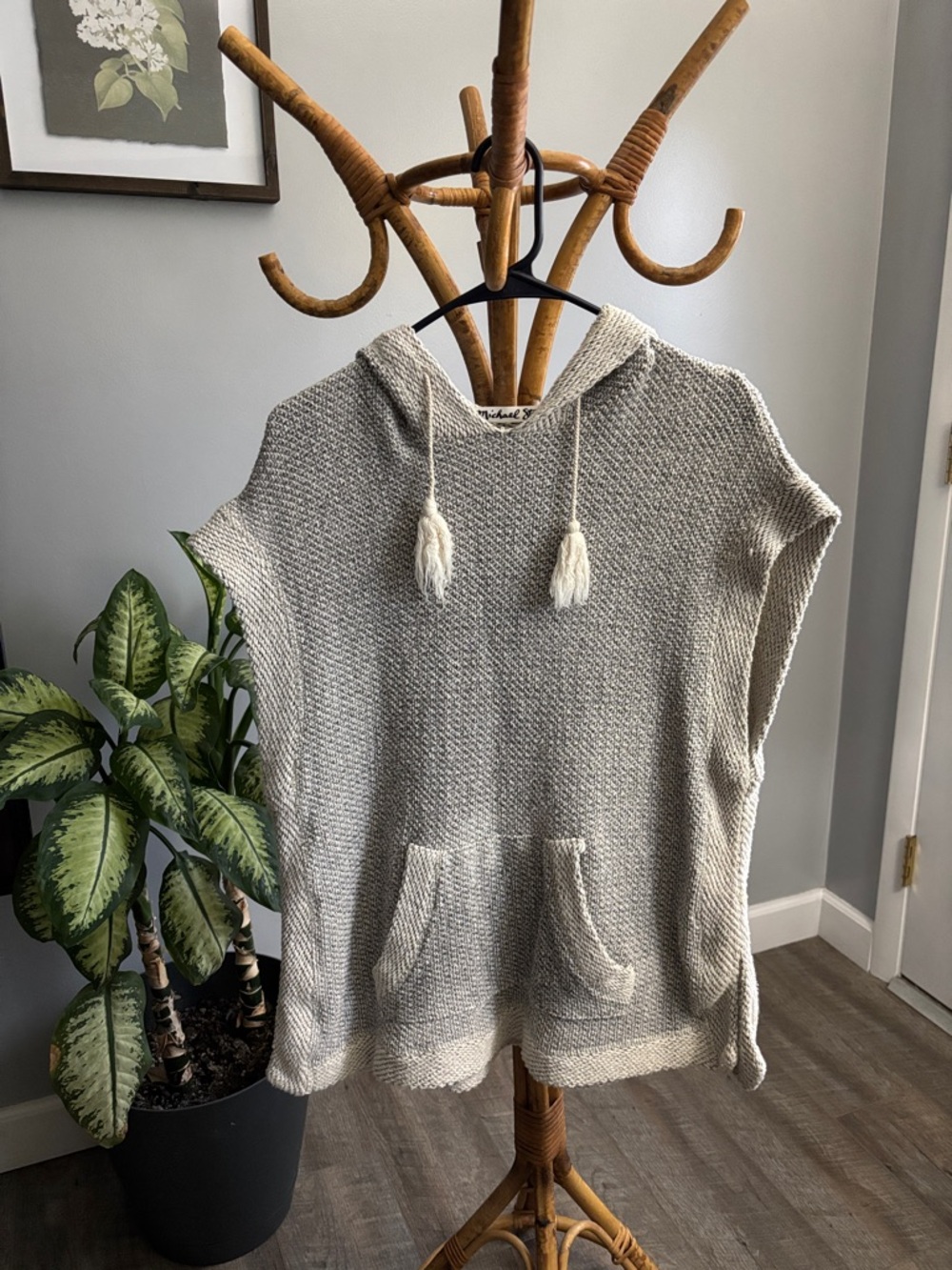 Michael Stars Light Gray & Cream Hooded Knit Pullover with Tassels